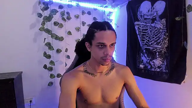 Snapshot of Aaron_Hopper chatting on February 7, 2026, 1:26 pm Aaron Hopper online show from February 7, 2026, 1:26 pm