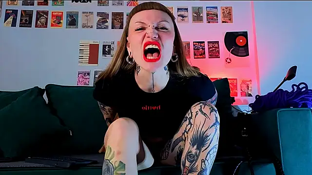 Snapshot of SugarSoot chatting on April 10, 2026, 5:45 am SugarSoot online show from April 10, 2026, 5:45 am