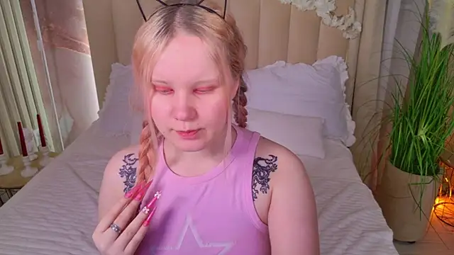 Snapshot of AnnieVibe chatting on April 21, 2026, 5:39 pm AnnieVibe online show from April 21, 2026, 5:39 pm