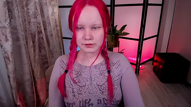 Snapshot of AnnieVibe chatting on May 5, 2026, 5:32 pm AnnieVibe online show from May 5, 2026, 5:32 pm