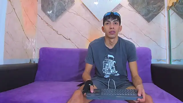 biig boy online show from February 15, 2026, 7:43 pm