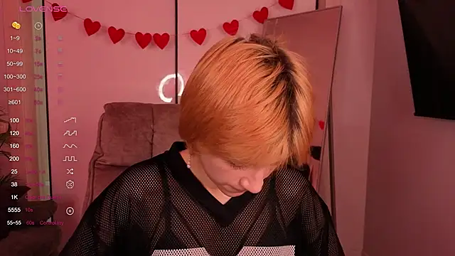 AutumnWhisper online show from April 9, 2026, 4:23 pm