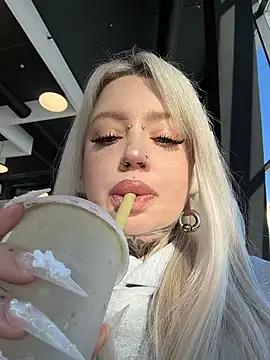 Snapshot of Chiibi chatting on February 7, 2026, 10:30 am Chiibi online show from February 7, 2026, 10:30 am