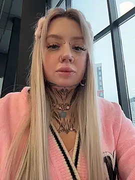 Snapshot of Chiibi chatting on February 11, 2026, 8:41 am Chiibi online show from February 11, 2026, 8:41 am