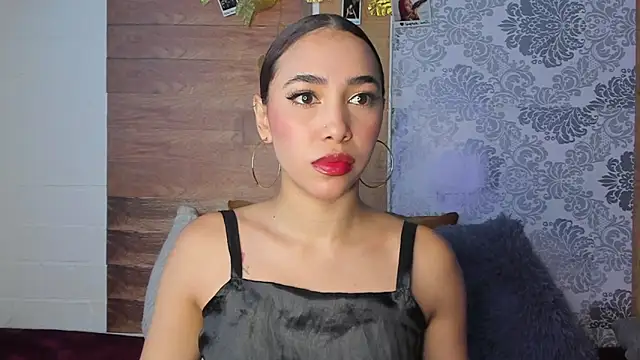 LiaHansson00 online show from April 24, 2026, 4:53 pm