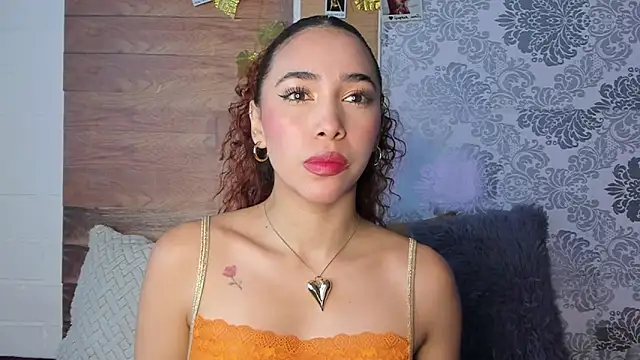 LiaHansson00 online show from April 29, 2026, 4:11 pm