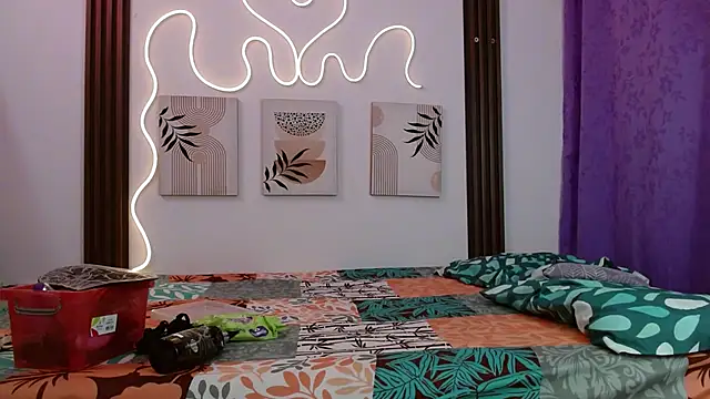 Snapshot of Miss_Merrie chatting on February 18, 2026, 9:27 am Miss Merrie online show from February 18, 2026, 9:27 am