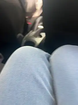 morenalinda22 online show from February 5, 2026, 12:32 pm