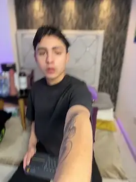 Snapshot of Samu_Hott chatting on February 9, 2026, 8:24 pm Samu Hott online show from February 9, 2026, 8:24 pm