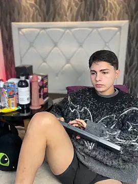 Snapshot of Samu_Hott chatting on February 25, 2026, 8:18 pm Samu Hott online show from February 25, 2026, 8:18 pm