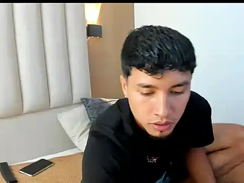 Snapshot of Noah_Smith01 chatting on April 3, 2026, 9:13 pm Noah Smith01 online show from April 3, 2026, 9:13 pm