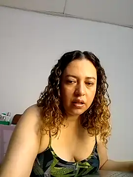 Snapshot of risitos23 chatting on July 19, 2026, 10:02 pm risitos23 online show from July 19, 2026, 10:02 pm