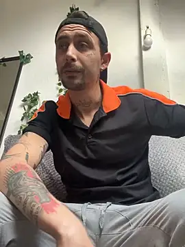 Snapshot of Piratee666 chatting on March 10, 2026, 12:21 pm Piratee666 online show from March 10, 2026, 12:21 pm