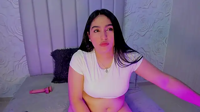 Lya dubois  online show from March 28, 2026, 3:33 pm