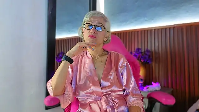 miss monserrate01 online show from March 5, 2026, 1:18 pm