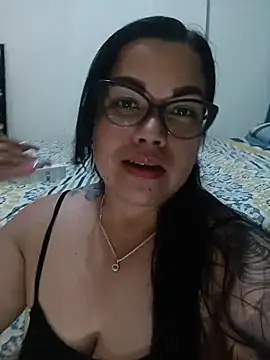 Snapshot of LuanaLeon chatting on March 3, 2026, 3:01 am LuanaLeon online show from March 3, 2026, 3:01 am