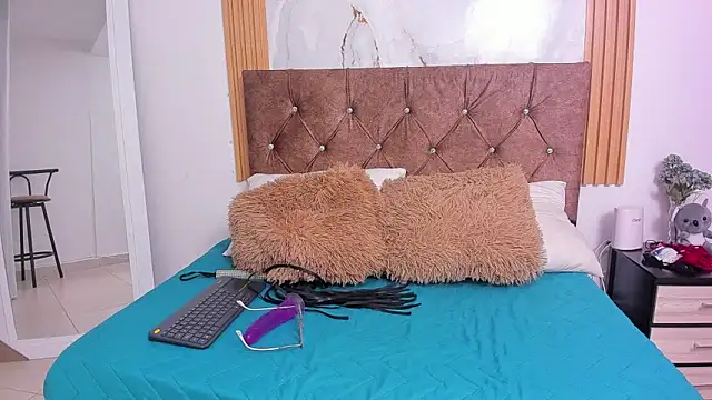 Snapshot of Candyfox2606 chatting on February 8, 2026, 11:02 am Candyfox2606 online show from February 8, 2026, 11:02 am