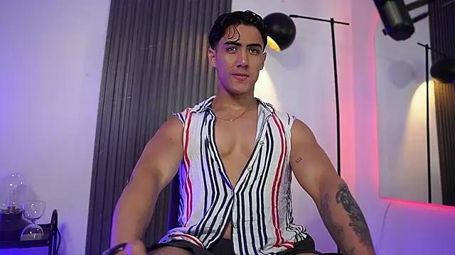 TaylerCross  online show from February 8, 2026, 7:17 pm