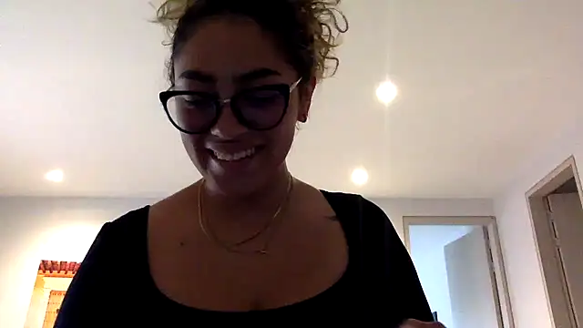 Maddy Beluci online show from July 26, 2026, 2:13 pm