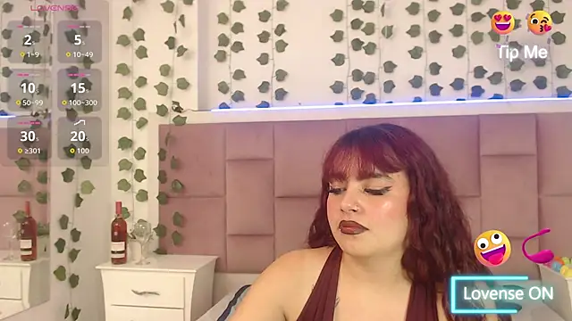 CarolRousee online show from April 16, 2026, 9:39 pm