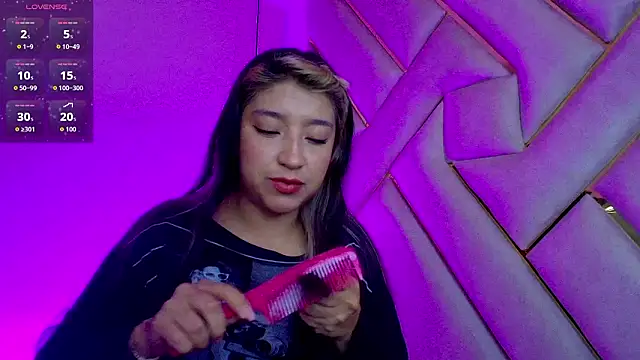 Snapshot of Dahiana_Dmour_ chatting on February 20, 2026, 1:33 pm Dahiana Dmour online show from February 20, 2026, 1:33 pm