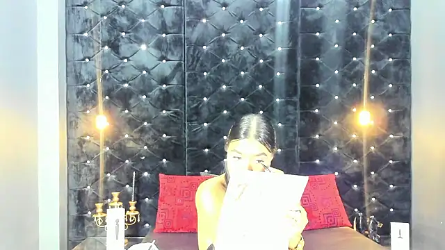 Snapshot of MiaWolton chatting on February 2, 2026, 11:58 pm MiaWolton online show from February 2, 2026, 11:58 pm