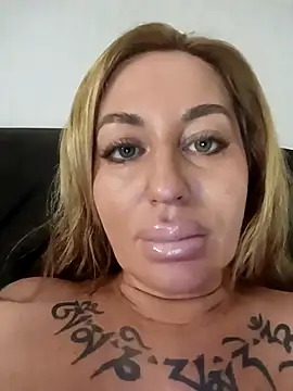 MiaMooly online show from January 11, 2026, 4:45 pm