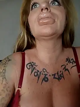 MiaMooly online show from March 5, 2026, 6:26 pm