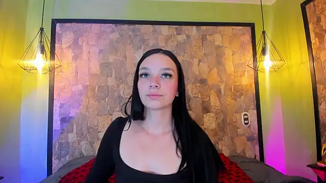 Elizabeth Ferrer online show from March 3, 2026, 12:33 pm