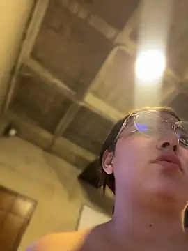 Arya    online show from April 16, 2026, 9:50 pm