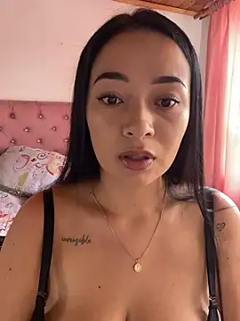 Snapshot of JulietaRiios chatting on February 26, 2026, 5:45 pm JulietaRiios online show from February 26, 2026, 5:45 pm