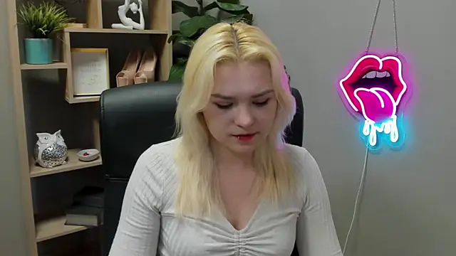 SweetLilyxo online show from March 31, 2026, 6:25 am