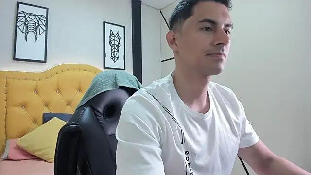 Mike Conors online show from March 31, 2026, 2:24 am