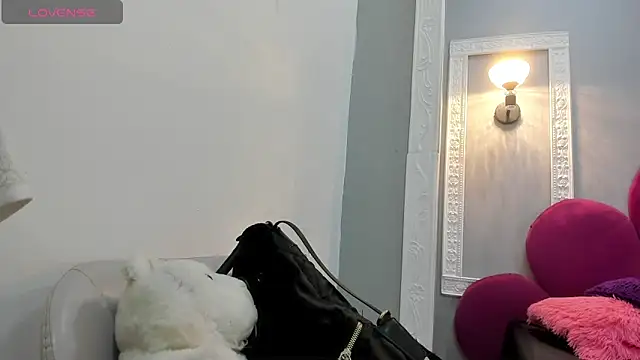 Snapshot of Raven_love chatting on May 26, 2026, 7:54 pm Raven love online show from May 26, 2026, 7:54 pm