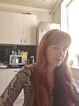 Snapshot of LanaBananaa_ chatting on May 6, 2026, 1:05 pm LanaBananaa online show from May 6, 2026, 1:05 pm