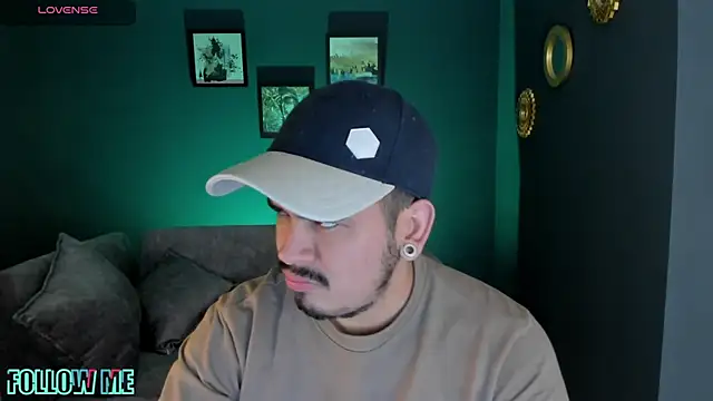 Snapshot of Chriss_Hunt chatting on February 17, 2026, 8:55 am Chriss Hunt online show from February 17, 2026, 8:55 am