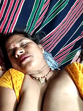 Snapshot of Hot_kiran4 chatting on April 12, 2026, 10:15 pm Hot kiran4 online show from April 12, 2026, 10:15 pm