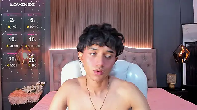 Snapshot of Noa_03 chatting on February 10, 2026, 1:48 pm Noa 03 online show from February 10, 2026, 1:48 pm