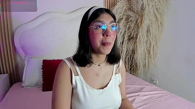 Snapshot of rebeca_taylor chatting on March 3, 2026, 3:23 am rebeca taylor online show from March 3, 2026, 3:23 am