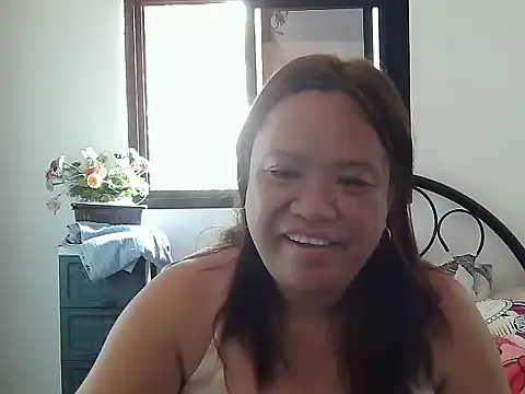 yummychubby29 online show from May 25, 2026, 3:23 am