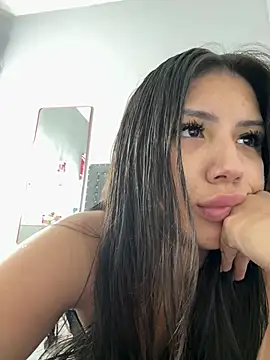 alexxxiamorocha online show from February 12, 2026, 6:19 am