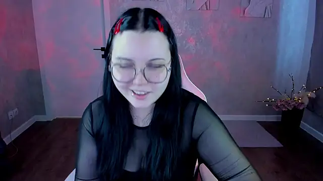 Kira G0ld online show from April 7, 2026, 1:06 am