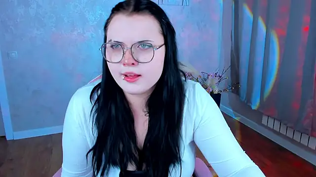 Kira G0ld online show from April 12, 2026, 9:25 am