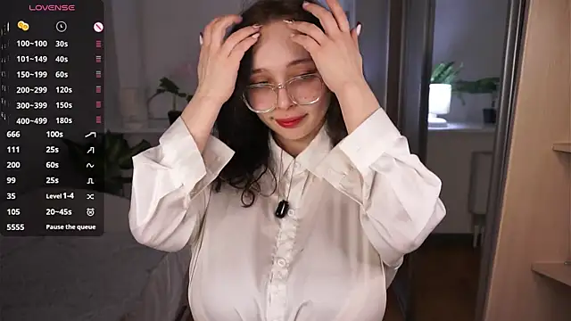 HannaHayles online show from April 4, 2026, 5:10 pm