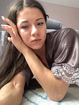 Snapshot of OnlyLeiLa chatting on February 17, 2026, 9:28 am OnlyLeiLa online show from February 17, 2026, 9:28 am