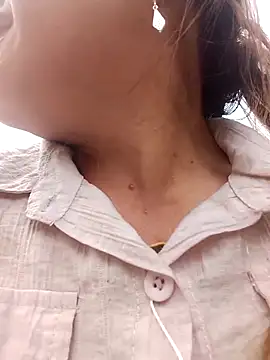 Snapshot of Bigboob_pussyxx chatting on March 3, 2026, 5:35 am Bigboob pussyxx online show from March 3, 2026, 5:35 am