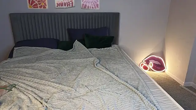 Snapshot of LovingWhisperr chatting on February 21, 2026, 1:17 am LovingWhisperr online show from February 21, 2026, 1:17 am