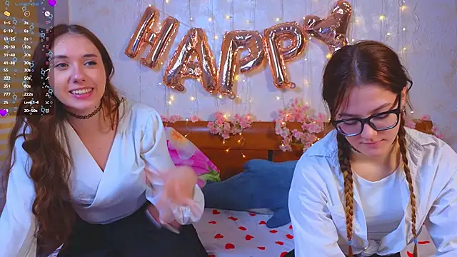 Snapshot of MelanieTwice chatting on February 9, 2026, 12:53 pm MelanieTwice online show from February 9, 2026, 12:53 pm