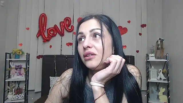 EvaClarkk online show from May 1, 2026, 5:45 am