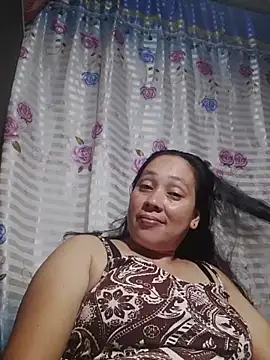 Snapshot of May_Bombs chatting on March 4, 2026, 12:22 pm May Bombs online show from March 4, 2026, 12:22 pm